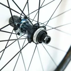 Shimano Dura-Ace C40 R9170 TL Clincher Wheelset - Disc Brake 20 Shimano Dura-Ace C40 R9170 TL Clincher Wheelset - Disc Brake -Cervelo Salg 8T1A0943